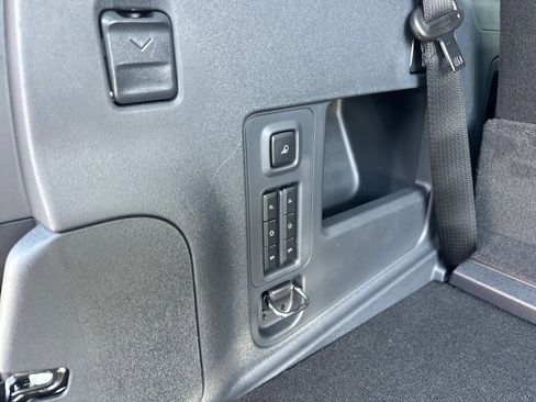 New 2025 Ford Expedition Active image 40