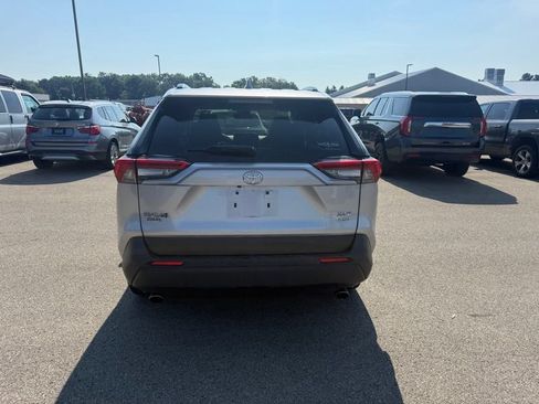 Used 2019 Toyota RAV4 XLE w/ All Weather Liner Package AWD/4WD image 8