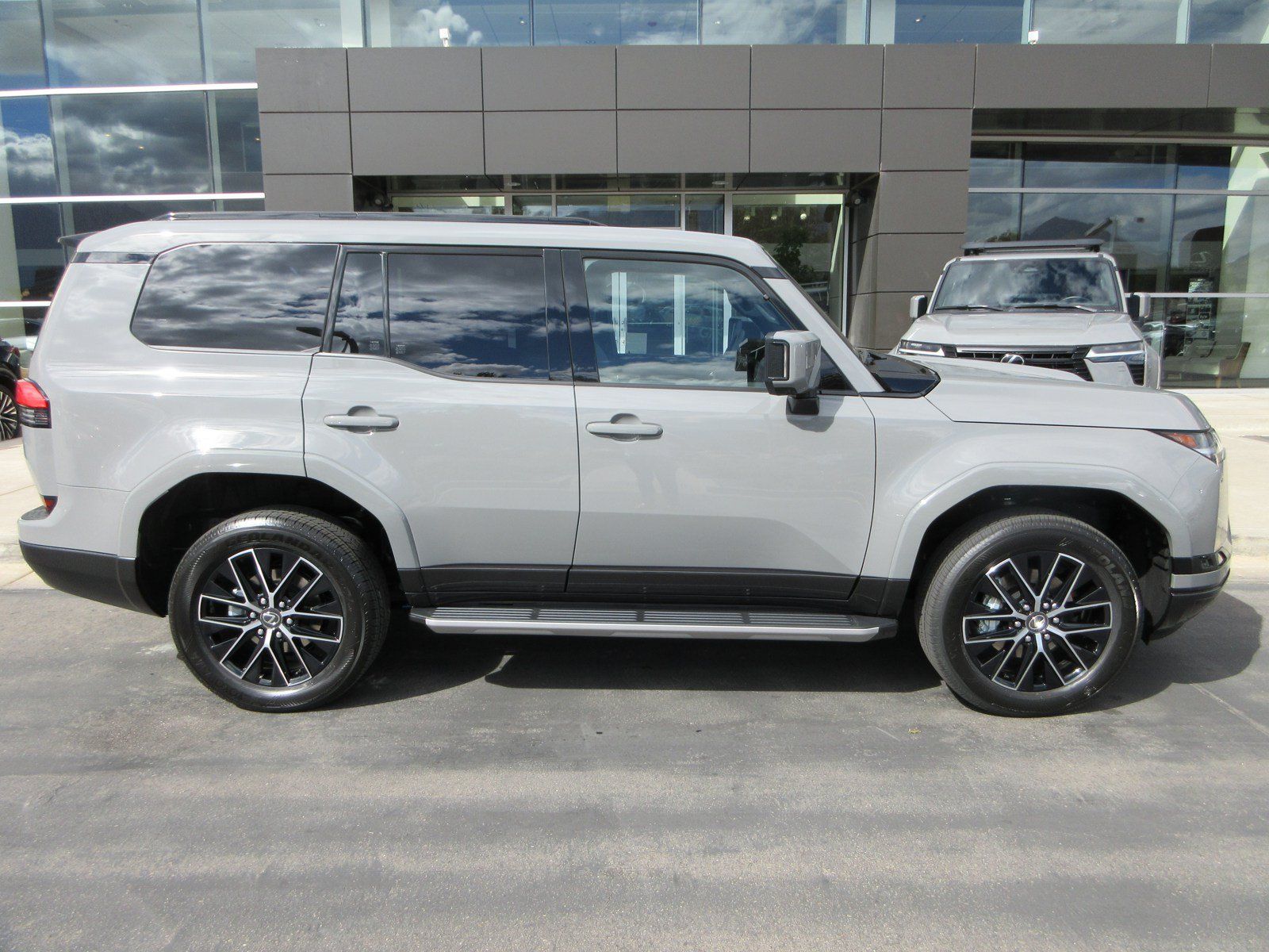 Used 2026 Lexus GX 550 w/ Cold Area Package AWD/4WD image 11