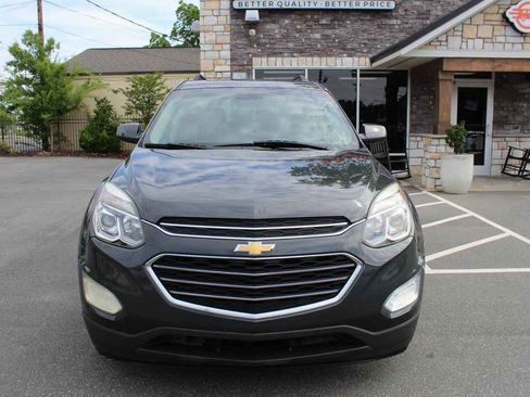 Used 2017 Chevrolet Equinox LT FWD image 2