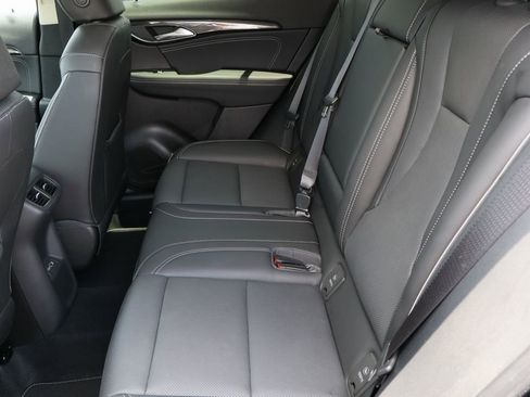 Certified 2022 Buick Envision Essence w/ Technology Package I FWD image 23