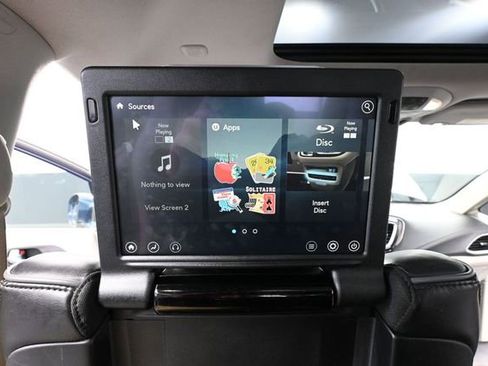 Used 2018 Chrysler Pacifica Limited w/ Advanced Safetytec Group FWD image 39