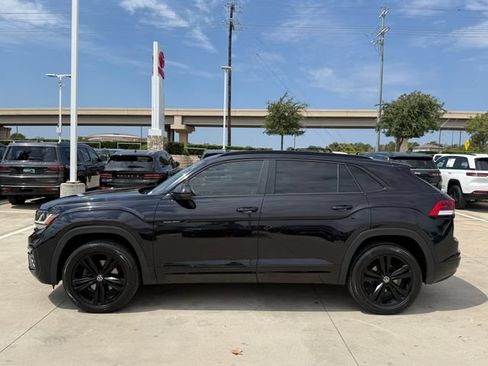 Used 2022 Volkswagen Atlas Cross Sport SEL R-Line AWD/4WD image 8