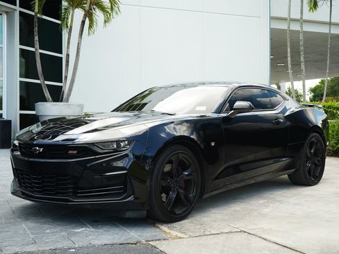 Used 2020 Chevrolet Camaro SS RWD image 3