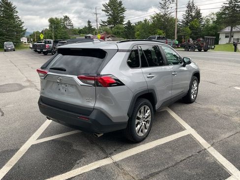 Used 2021 Toyota RAV4 XLE Premium AWD/4WD image 7