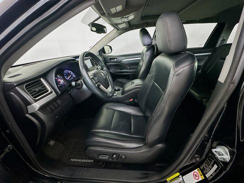 Used 2016 Toyota Highlander XLE image 13