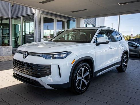 New 2026 Volkswagen Tiguan SE image 10