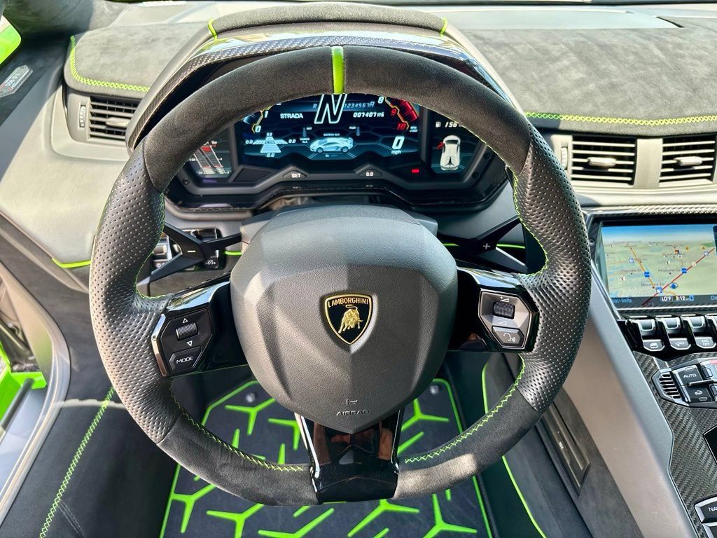 Used 2019 Lamborghini Aventador SVJ AWD/4WD image 16