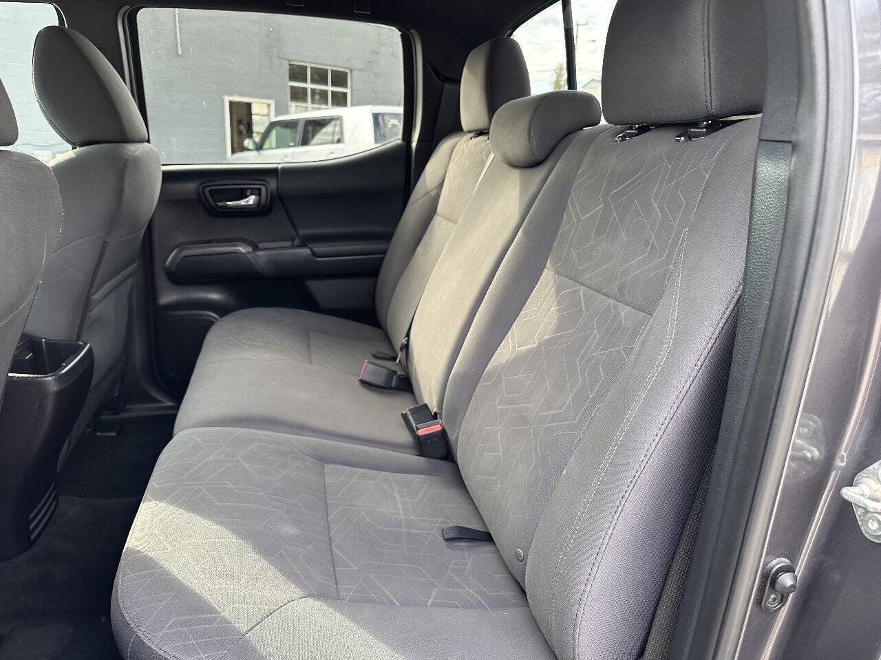 Used 2016 Toyota Tacoma TRD Sport w/ Towing Package AWD/4WD image 5