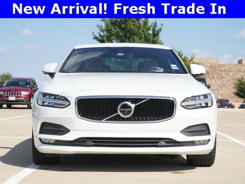 Used 2018 Volvo S90 T5 Momentum w/ Convenience Package image 2