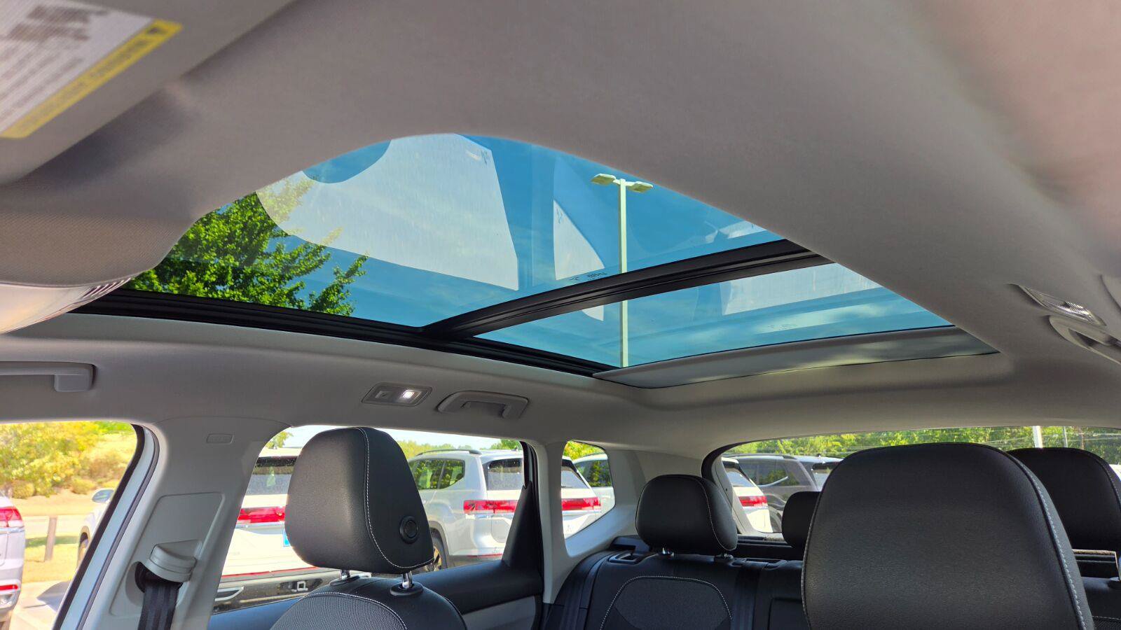Certified 2023 Volkswagen Taos SE w/ Panoramic Sunroof Package FWD image 43