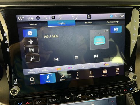 Used 2023 Jeep Grand Wagoneer L Series II image 25