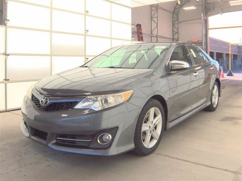 Used 2013 Toyota Camry SE FWD image 23