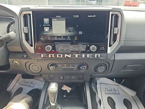 Used 2025 Nissan Frontier SV RWD image 21