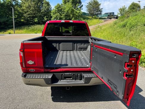 Used 2025 Ford F150 King Ranch w/ FX4 Off-Road Package AWD/4WD image 9