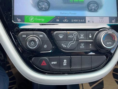 Used 2017 Chevrolet Bolt LT FWD image 12