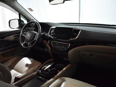 Used 2020 Honda Pilot Touring image 36