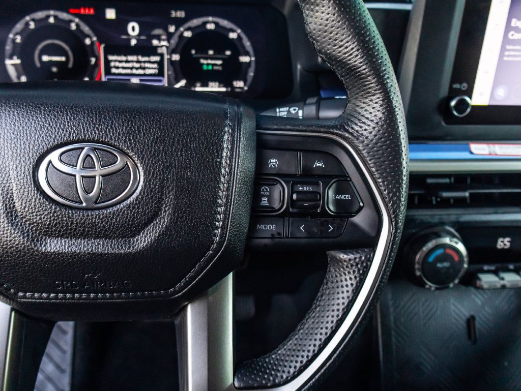 Used 2025 Toyota Tacoma TRD Off-Road AWD/4WD image 40