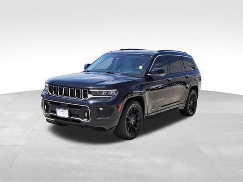 Used 2023 Jeep Grand Cherokee L Overland w/ Advanced Protech Group III AWD/4WD image 2