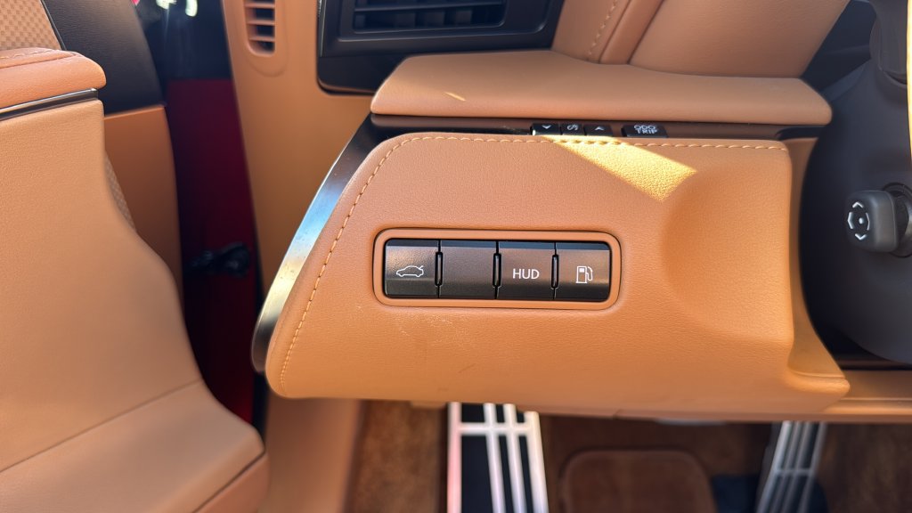 Used 2021 Lexus LC 500 Convertible w/ Touring Package RWD image 38