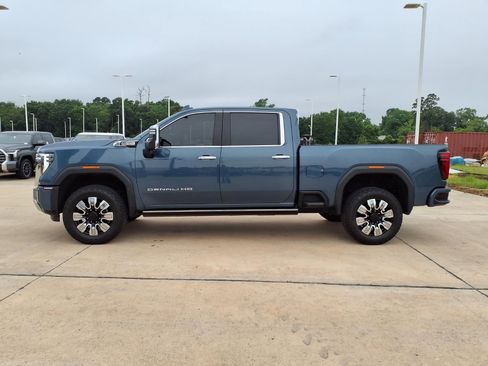 Used 2024 GMC Sierra 2500 Denali w/ Denali Reserve Package AWD/4WD image 8