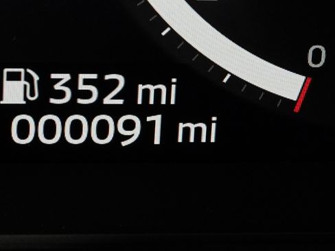 Used 2025 Mitsubishi Outlander SEL image 17