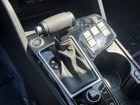 Certified 2025 Kia Sportage EX FWD image 16