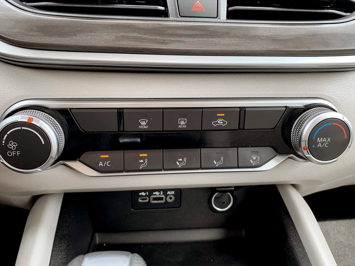 Used 2025 Nissan Altima 2.5 SV FWD image 28