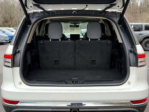 Used 2022 Lincoln Aviator AWD w/ Premium Package image 13