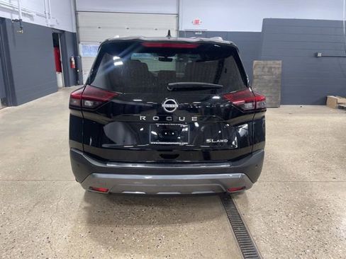 Certified 2023 Nissan Rogue SL w/ SL Premium Package AWD/4WD image 4
