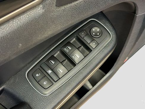 Used 2016 Chrysler 300 S image 17