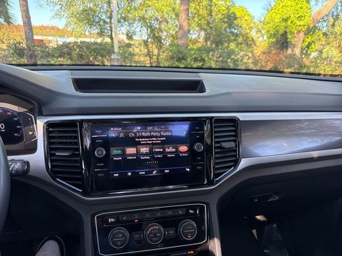 Used 2021 Volkswagen Atlas Cross Sport SEL image 54