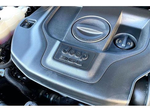 Used 2023 Jeep Grand Cherokee Overland w/ Advanced Protech Group III image 31