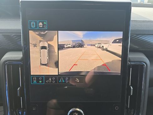 Used 2025 GMC Yukon XL AT4 w/ LPO, Floor Liner Package AWD/4WD image 32