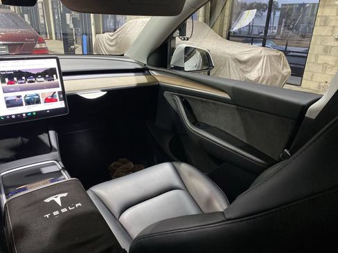 Used 2023 Tesla Model Y Long Range image 4