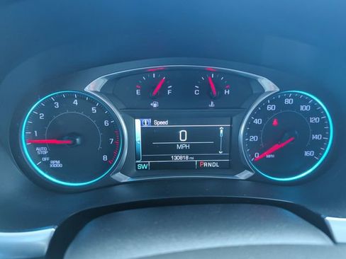Used 2018 Chevrolet Traverse LT FWD image 17