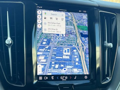 Used 2023 Volvo XC60 B5 Core image 22