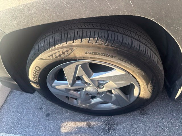 Used 2025 Hyundai Kona SE FWD image 11