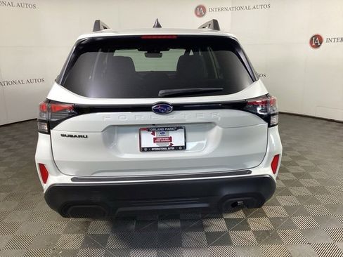 Used 2025 Subaru Forester Premium image 5