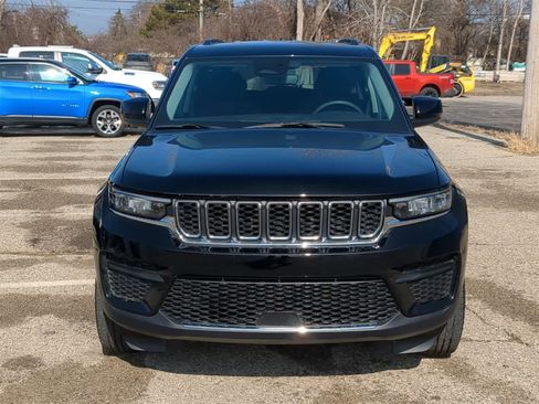 Used 2023 Jeep Grand Cherokee Laredo w/ Luxury Tech Group I image 17