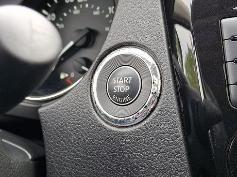 Used 2018 Nissan Rogue SL w/ Premium Package image 26