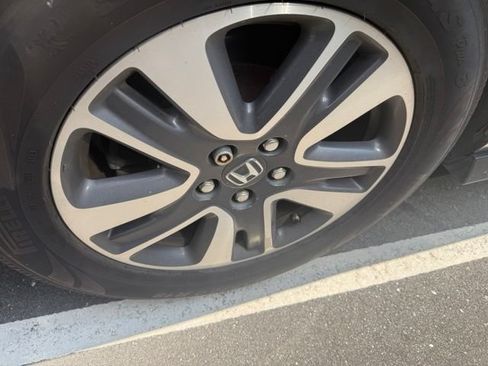 Used 2016 Honda Odyssey Touring Elite image 9