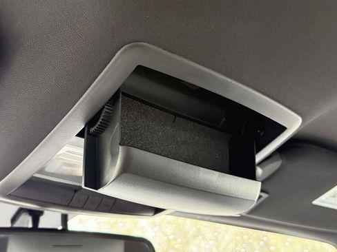 Used 2012 Dodge Challenger SRT8 w/ Premium Sound Group image 28