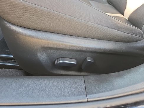 Used 2024 Nissan Altima 2.5 SV image 12