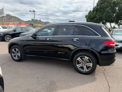 Used 2018 Mercedes-Benz GLC 300 w/ Premium Package image 8