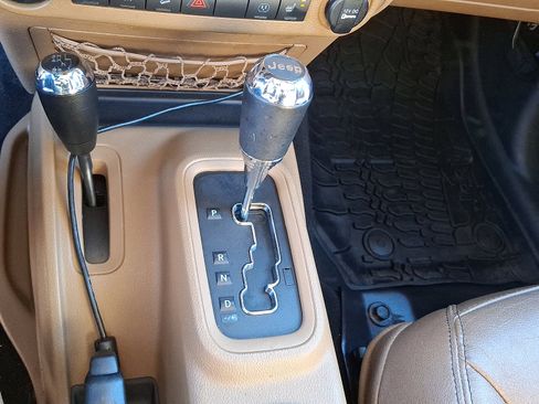 Used 2014 Jeep Wrangler Unlimited Sahara w/ Dual Top Group image 17