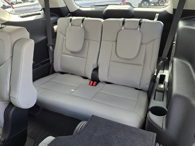 Used 2025 Ford Explorer Active w/ Active Comfort Package RWD image 20