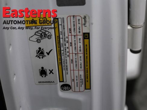 Used 2020 Jeep Wrangler Unlimited Rubicon w/ LED Lighting Group AWD/4WD image 37