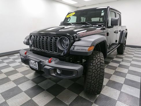 Used 2026 Jeep Gladiator Rubicon AWD/4WD image 4