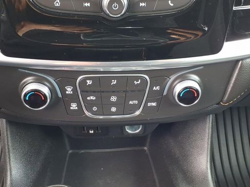 Used 2020 Chevrolet Traverse LS FWD image 8
